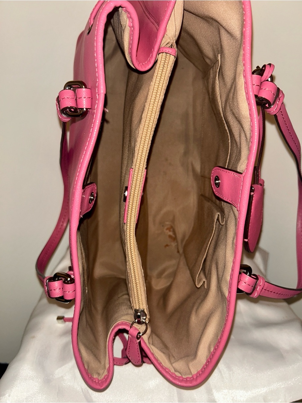 Coach Peyton Leather Drawstring Carryall Bag in the vibrant "Pomegranate" - Picture 10 of 12